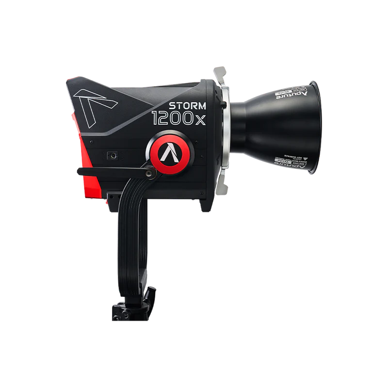 APUTURE COB STORM 1200x